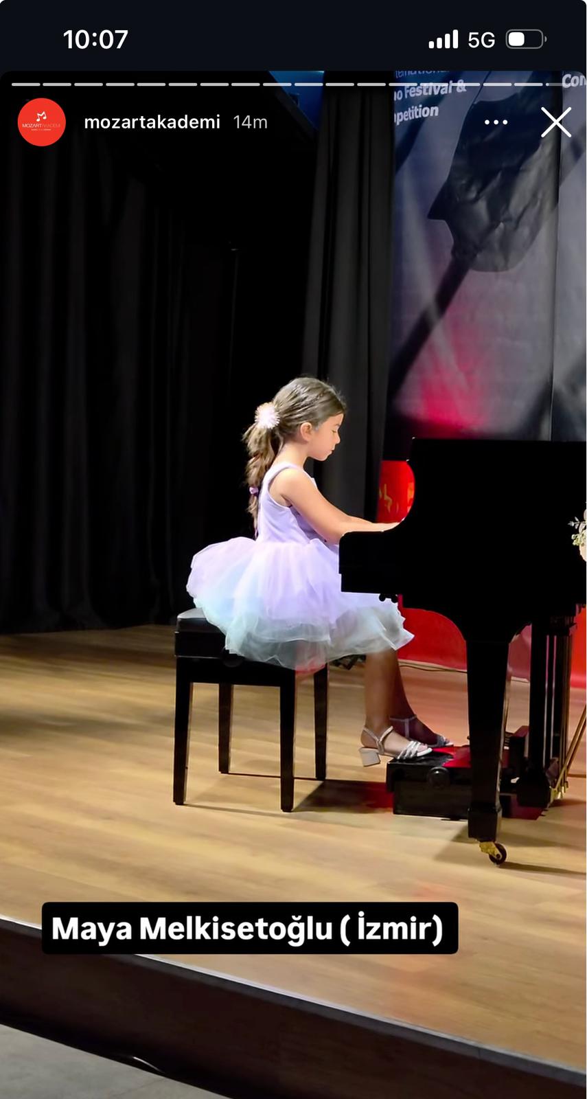 First solo performance of Maya